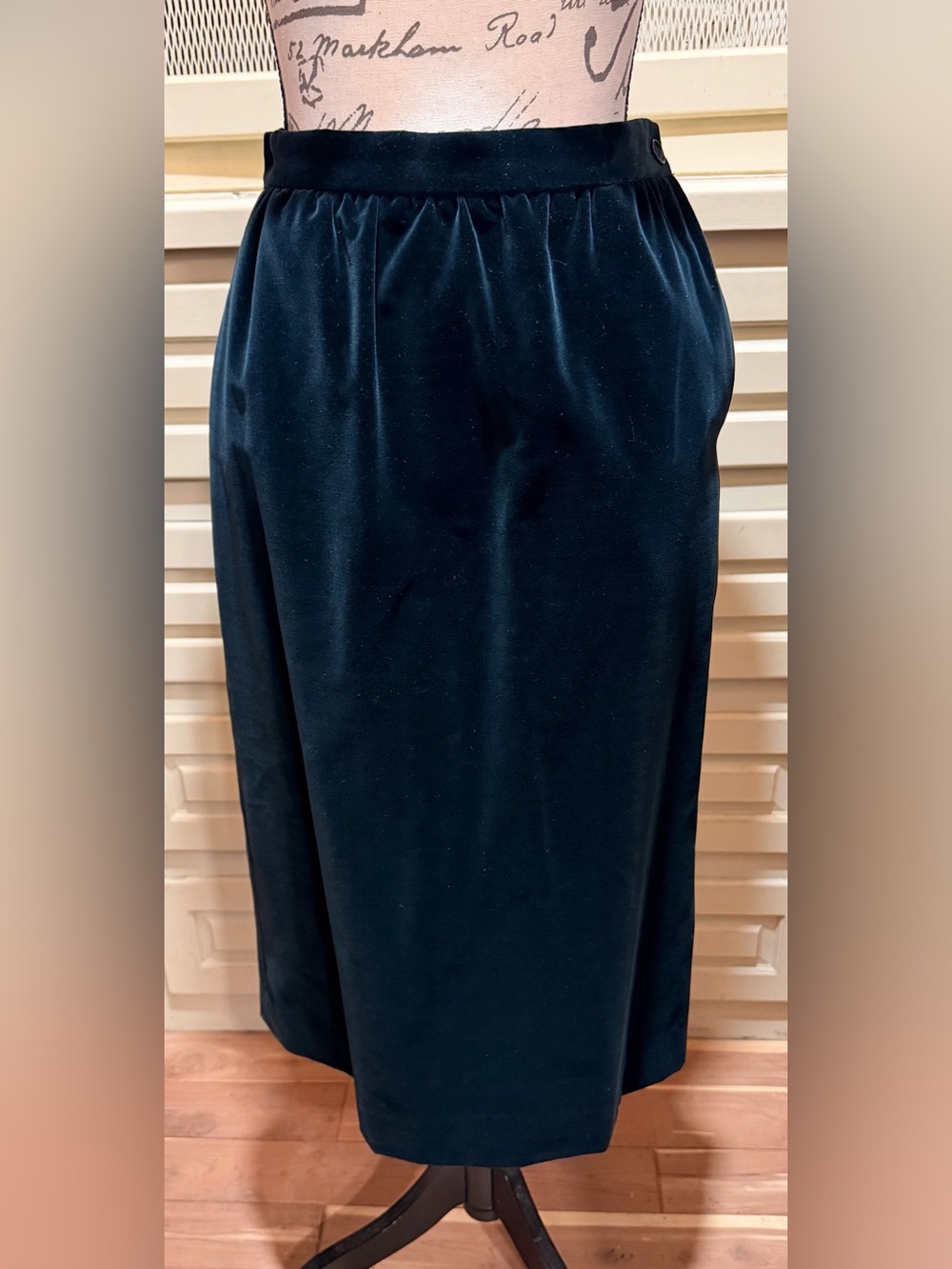 VTG Bergdorf Goodman Black Velvet Pencil Skirt NWT